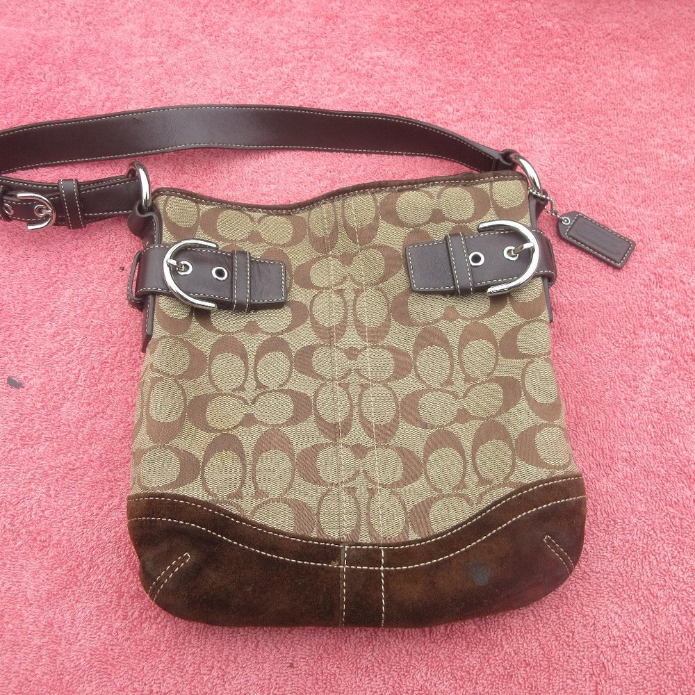 Coach Signature Purse Very Good Condition